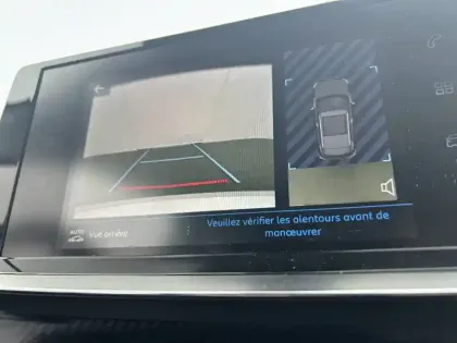 Photo 99 Peugeot 2008  PureTech 130 S&S EAT8