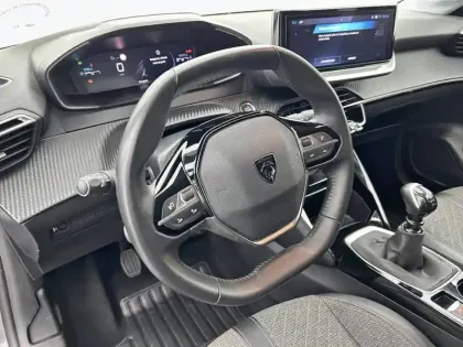 Photo 8 Peugeot 208  PureTech 100 S&S BVM6