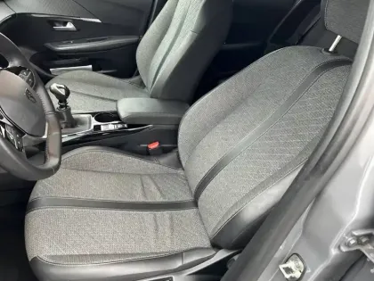 Photo 10 Peugeot 208  PureTech 100 S&S BVM6