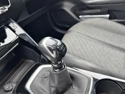 Photo 13 Peugeot 208  PureTech 100 S&S BVM6