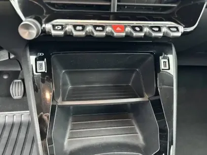 Photo 71 Peugeot 208 Gén. II Ph1 NG Style 5