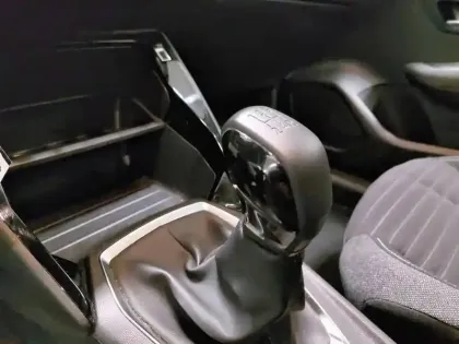 Photo 13 Peugeot 208  PureTech 75 S&S BVM5