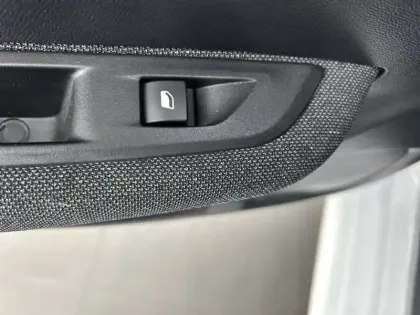 Photo 34 Peugeot 208 Gén. II Ph1 NG Style 5