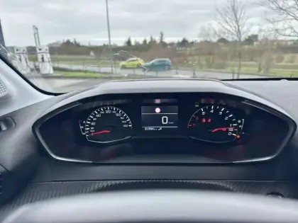 Photo 9 Peugeot 208  BlueHDi 100 S&S BVM6