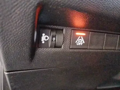 Photo 110 Peugeot 208  BlueHDi 100 S&S BVM6