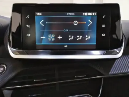 Photo 71 Peugeot 208  BlueHDi 100 S&S BVM6