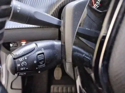 Photo 47 Peugeot 208  BlueHDi 100 S&S BVM6