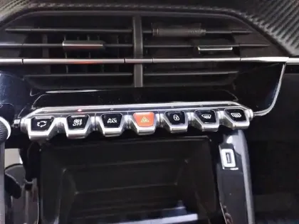 Photo 46 Peugeot 208  BlueHDi 100 S&S BVM6