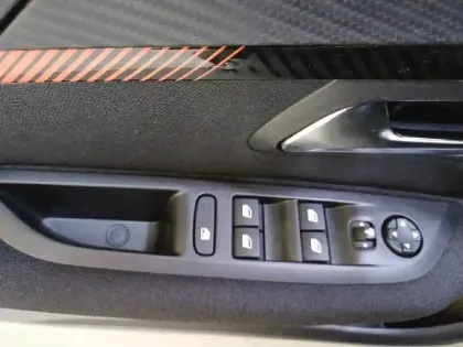 Photo 111 Peugeot 208  BlueHDi 100 S&S BVM6