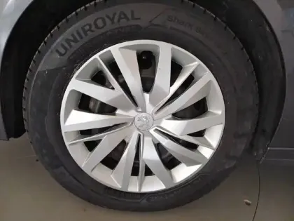 Photo 64 Peugeot 208  BlueHDi 100 S&S BVM6