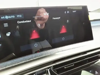 Photo 23 Peugeot 5008  Hybrid 145 e-DCS6