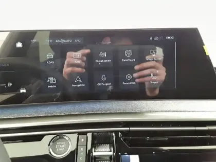 Photo 48 Peugeot 5008  Hybrid 145 e-DCS6