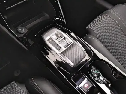 Photo 13 Peugeot 208  Hybrid 110 e-DCS6