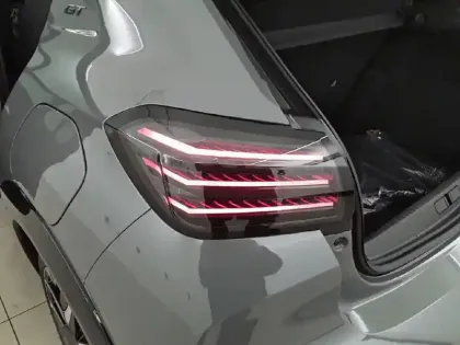 Photo 16 Peugeot 208  Hybrid 110 e-DCS6