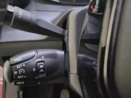 Photo 46 Peugeot 2008  BlueHDi 110 S&S BVM6