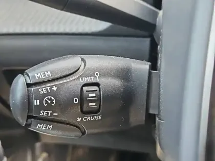 Photo 18 Peugeot 2008  BlueHDi 110 S&S BVM6