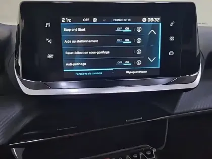 Photo 41 Peugeot 2008  BlueHDi 110 S&S BVM6
