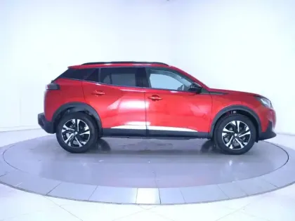 Photo 24 Peugeot 2008  BlueHDi 110 S&S BVM6