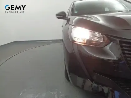 Photo 39 Peugeot 208  PureTech 75 S&S BVM5