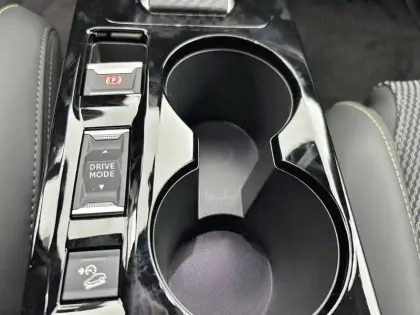 Photo 28 Peugeot 2008  Hybrid 145 e-DCS6