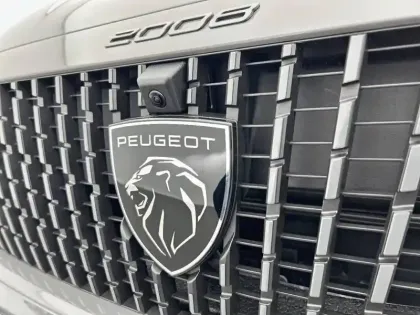 Photo 19 Peugeot 2008  Hybrid 145 e-DCS6