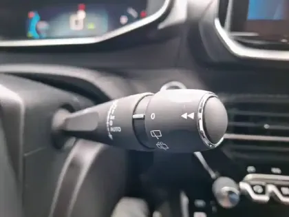 Photo 26 Peugeot 2008  Electrique 136 ch