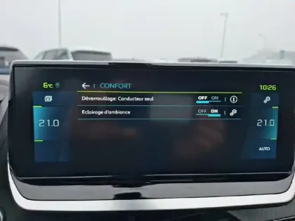 Photo 67 Peugeot 2008  Electrique 136 ch