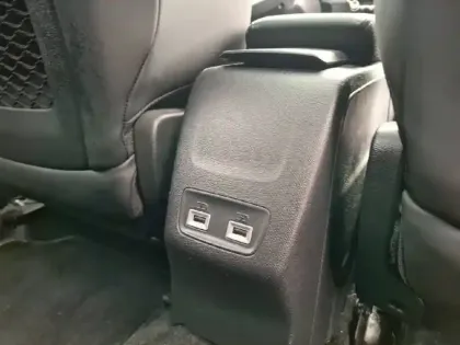 Photo 36 Peugeot 2008  Electrique 136 ch