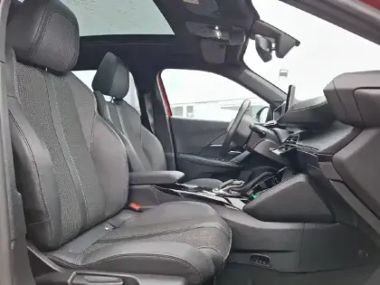 Photo 71 Peugeot 2008  Electrique 136 ch