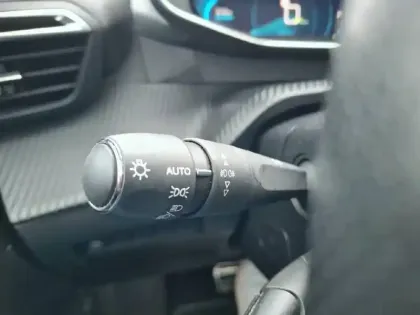 Photo 62 Peugeot 2008  Electrique 136 ch