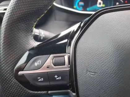 Photo 60 Peugeot 2008  Electrique 136 ch