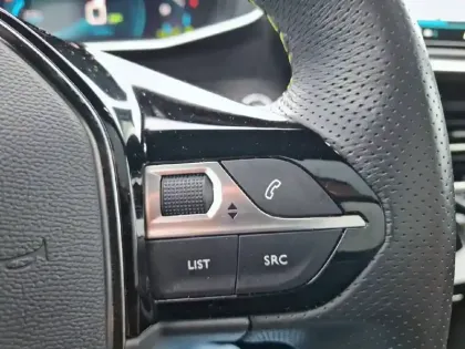 Photo 59 Peugeot 2008  Electrique 136 ch