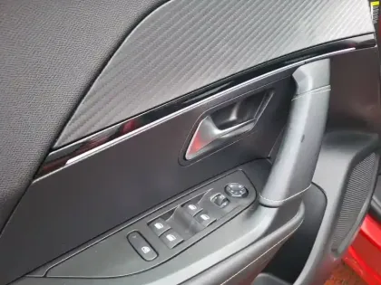 Photo 14 Peugeot 2008  Electrique 136 ch