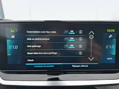 Photo 65 Peugeot 2008  Electrique 136 ch