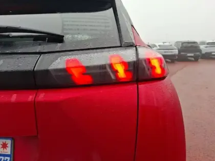 Photo 16 Peugeot 2008  Electrique 136 ch