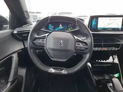 Photo 45 Peugeot 2008  Electrique 136 ch