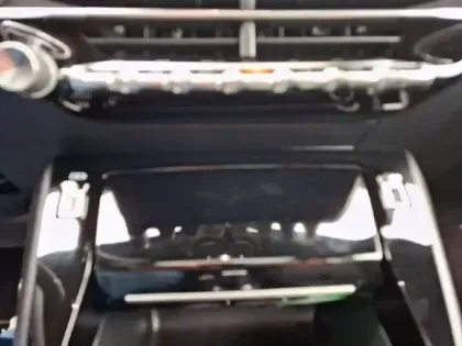 Photo 27 Peugeot 2008  Electrique 136 ch