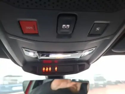 Photo 21 Peugeot 2008  Electrique 136 ch