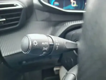 Photo 25 Peugeot 2008  Electrique 136 ch