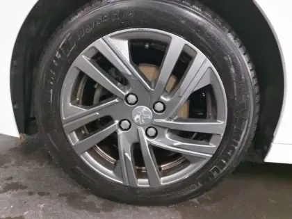 Photo 32 Peugeot 208 Gén. II Ph1 NG Style 5