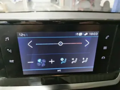 Photo 38 Peugeot 208 Gén. II Ph1 NG Style 5