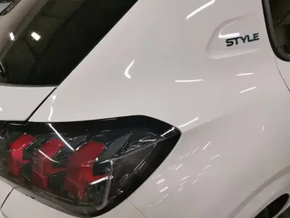 Photo 16 Peugeot 208  PureTech 75 S&S BVM5