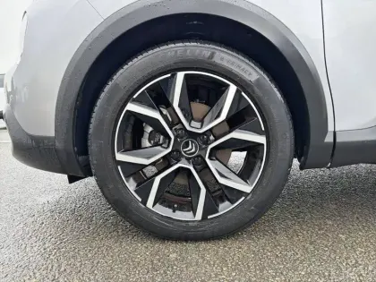 Photo 12 Citroën C4 e- 136 ch Automatique