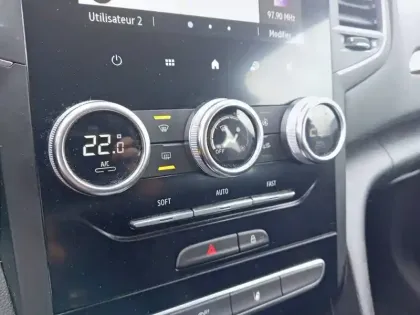 Photo 19 Renault Megane Mégane IV Berline Blue dCi 115 EDC