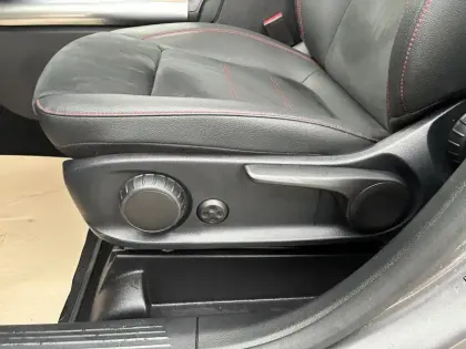 Photo 43 Mercedes GLA  250 e 8G-DCT