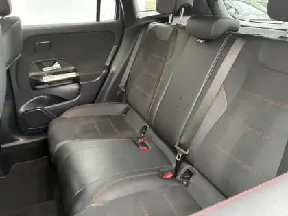 Photo 15 Mercedes GLA  250 e 8G-DCT