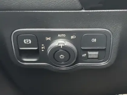 Photo 17 Mercedes GLA  250 e 8G-DCT