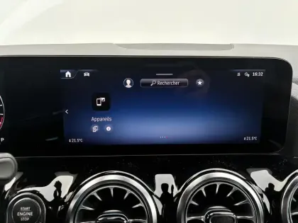 Photo 21 Mercedes GLA  250 e 8G-DCT