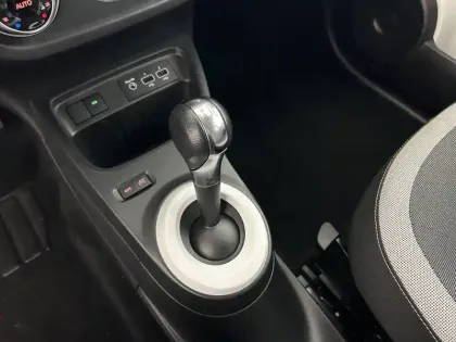 Photo 12 Renault Twingo  III Achat Intégral - 21