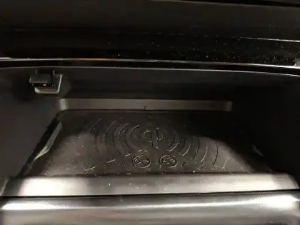 Photo 33 Peugeot 2008  Hybrid 136 e-DCS6